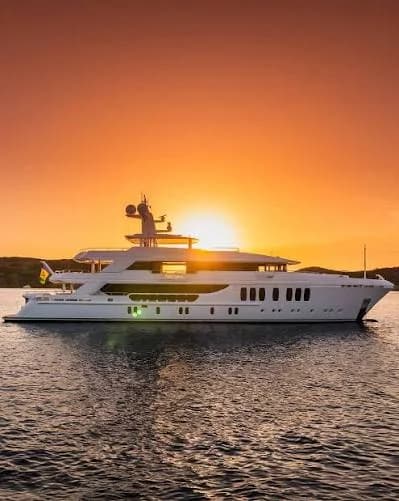 PIERRIK DEVIC AND THE ART OF ANALYTICAL ADVISORY: NAVIGATING MARITIME CAPITAL AT FRASER — The Visionary CIOs
